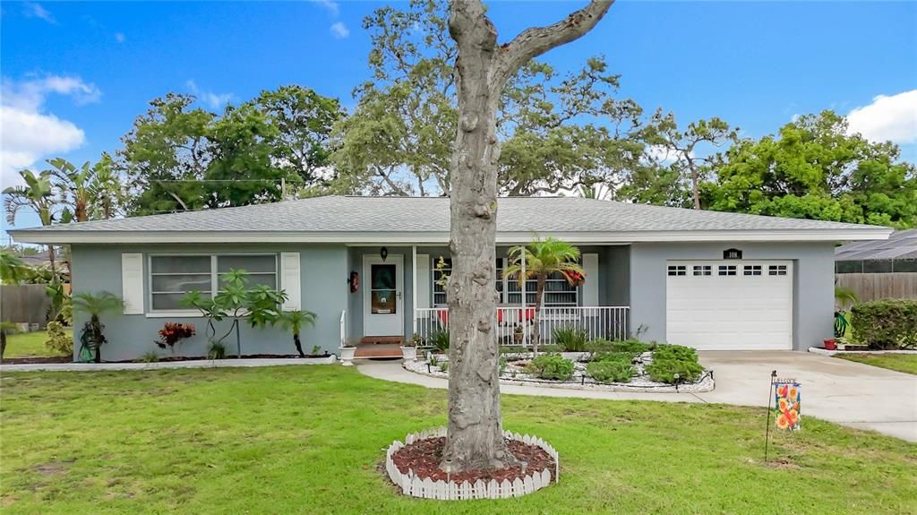 For Sale: $649,900 (3 beds, 3 baths, 2114 Square Feet)