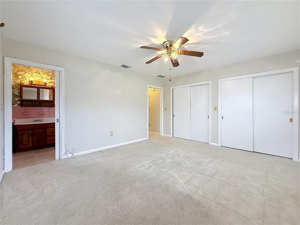 For Sale: $649,900 (3 beds, 3 baths, 2114 Square Feet)