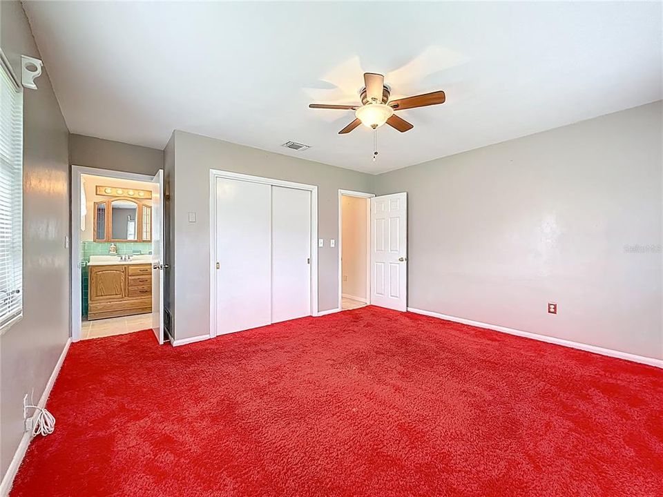 For Sale: $649,900 (3 beds, 3 baths, 2114 Square Feet)