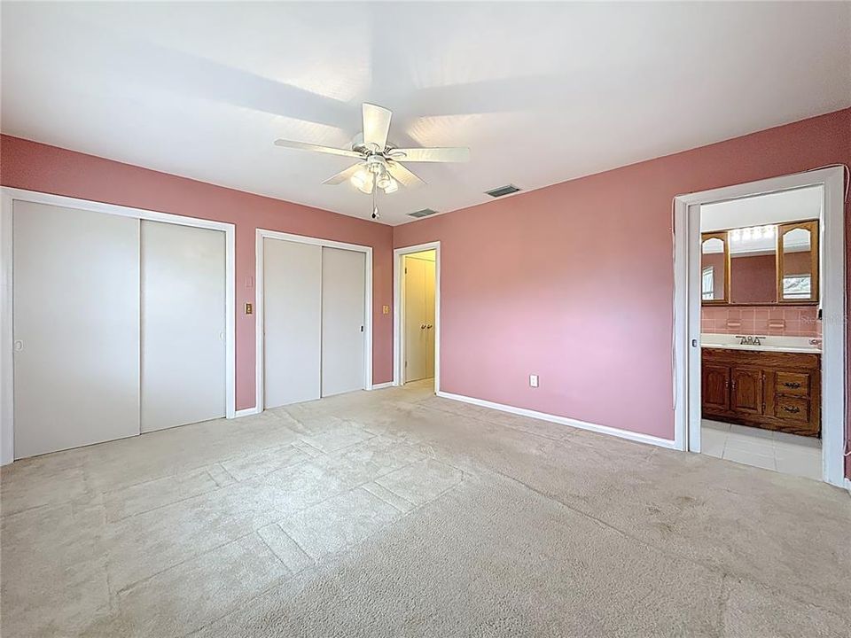 For Sale: $649,900 (3 beds, 3 baths, 2114 Square Feet)