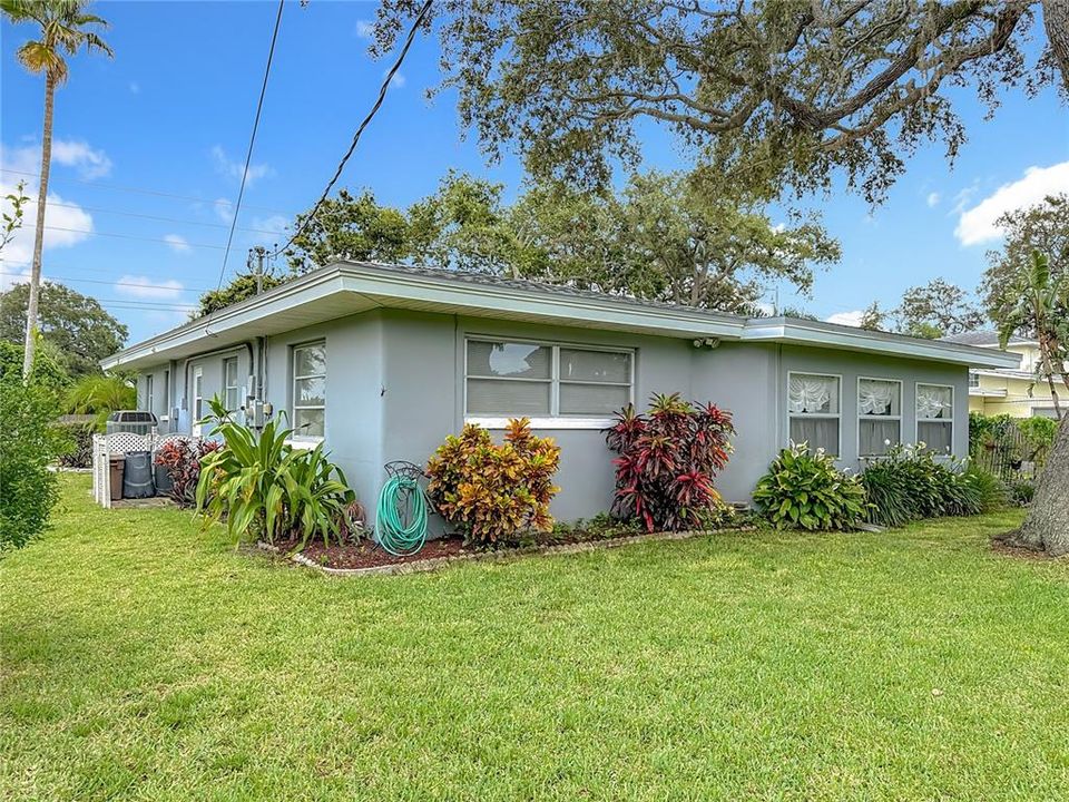 For Sale: $649,900 (3 beds, 3 baths, 2114 Square Feet)