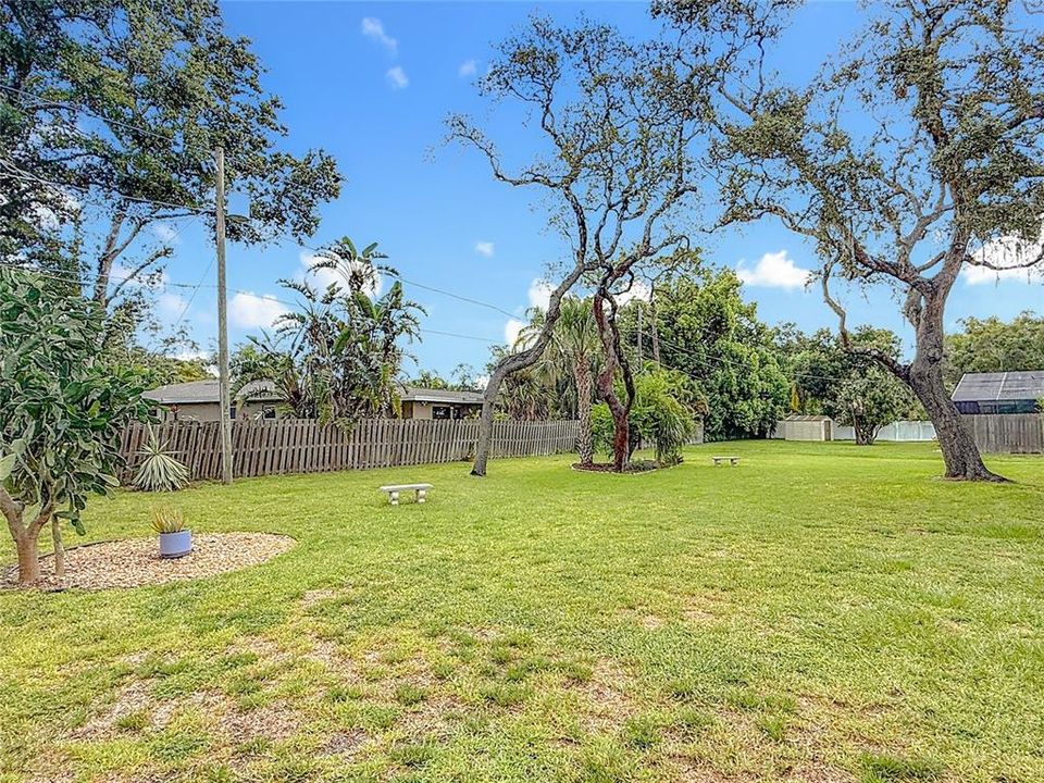 For Sale: $649,900 (3 beds, 3 baths, 2114 Square Feet)