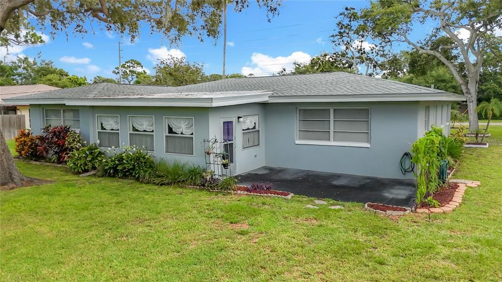 For Sale: $649,900 (3 beds, 3 baths, 2114 Square Feet)