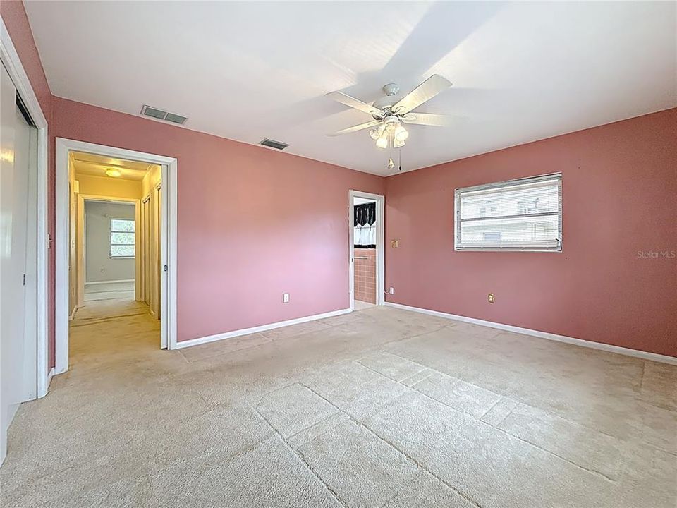 For Sale: $649,900 (3 beds, 3 baths, 2114 Square Feet)