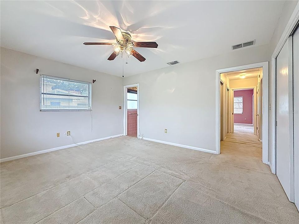 For Sale: $649,900 (3 beds, 3 baths, 2114 Square Feet)