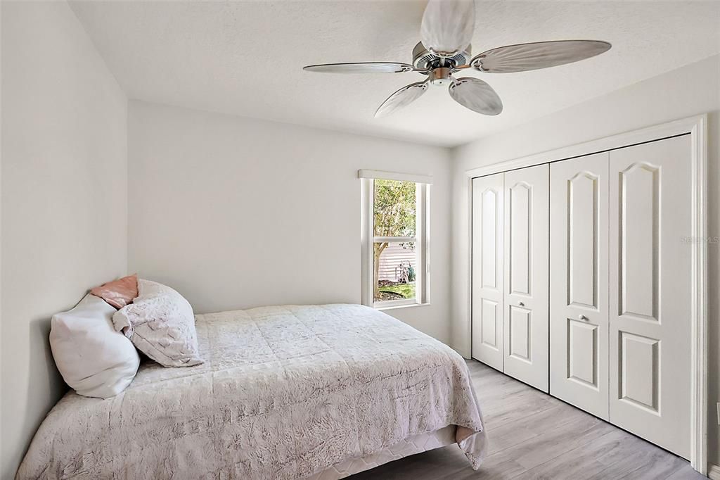 待售: $450,000 (4 贝兹, 2 浴室, 2003 平方英尺)