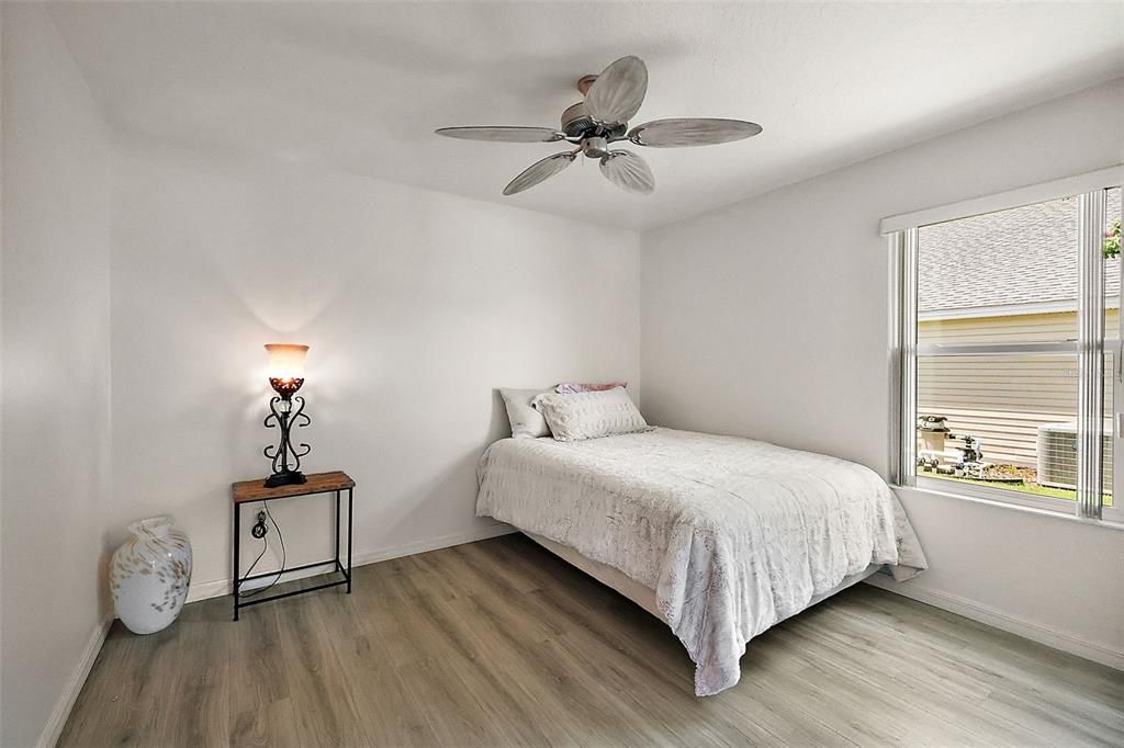 待售: $450,000 (4 贝兹, 2 浴室, 2003 平方英尺)