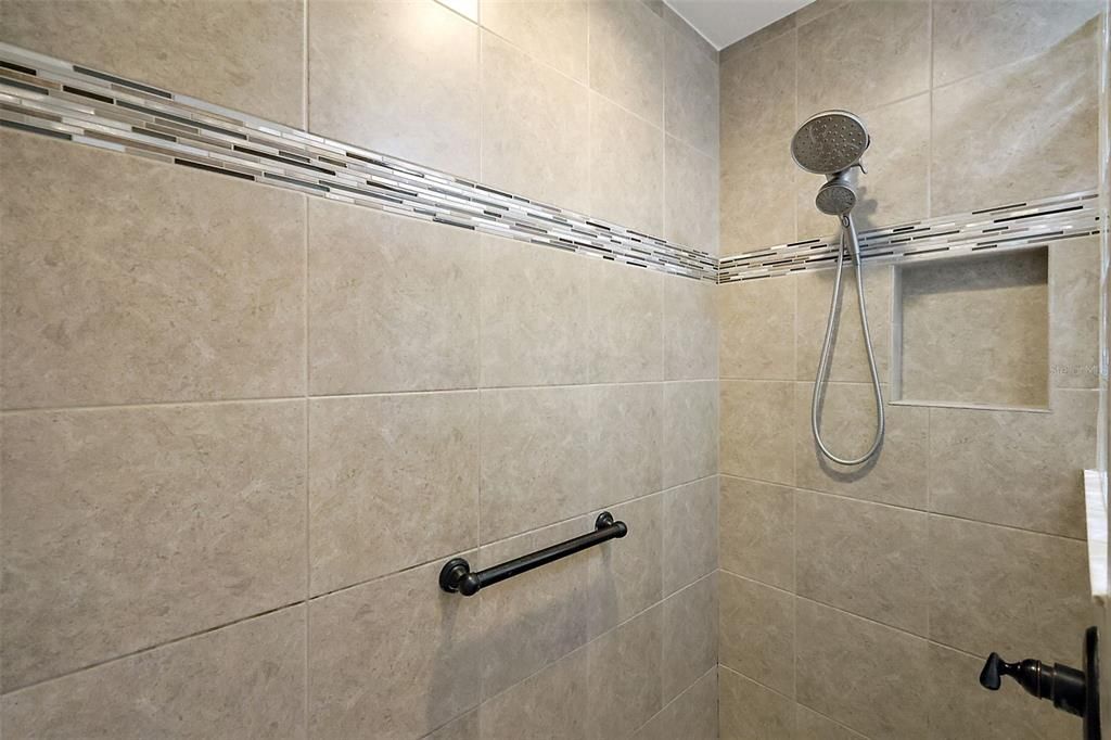 待售: $450,000 (4 贝兹, 2 浴室, 2003 平方英尺)