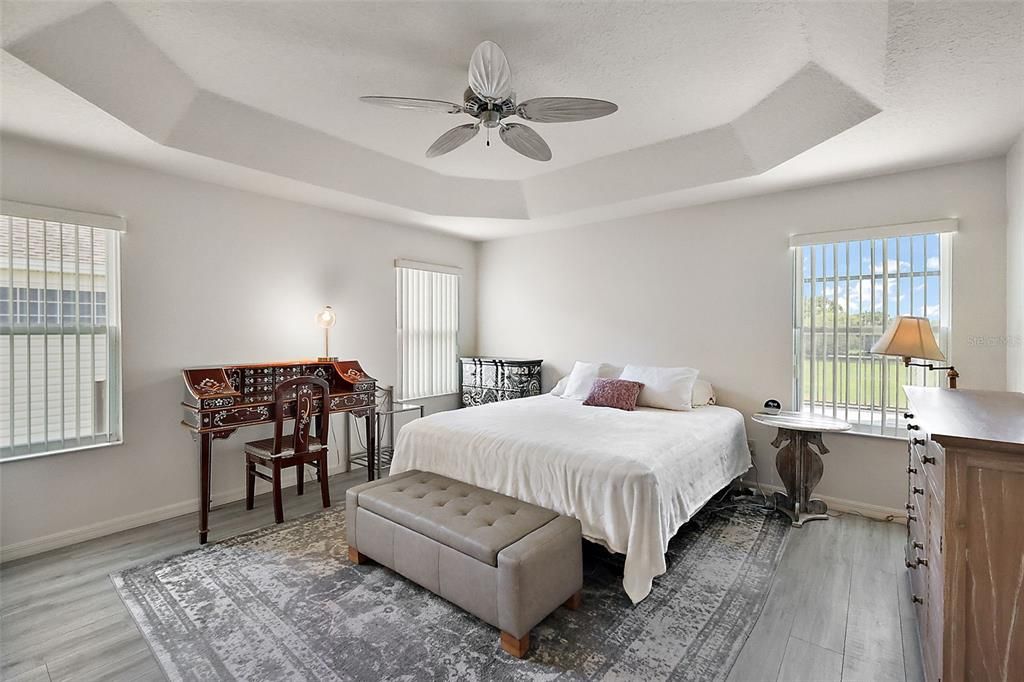 待售: $450,000 (4 贝兹, 2 浴室, 2003 平方英尺)