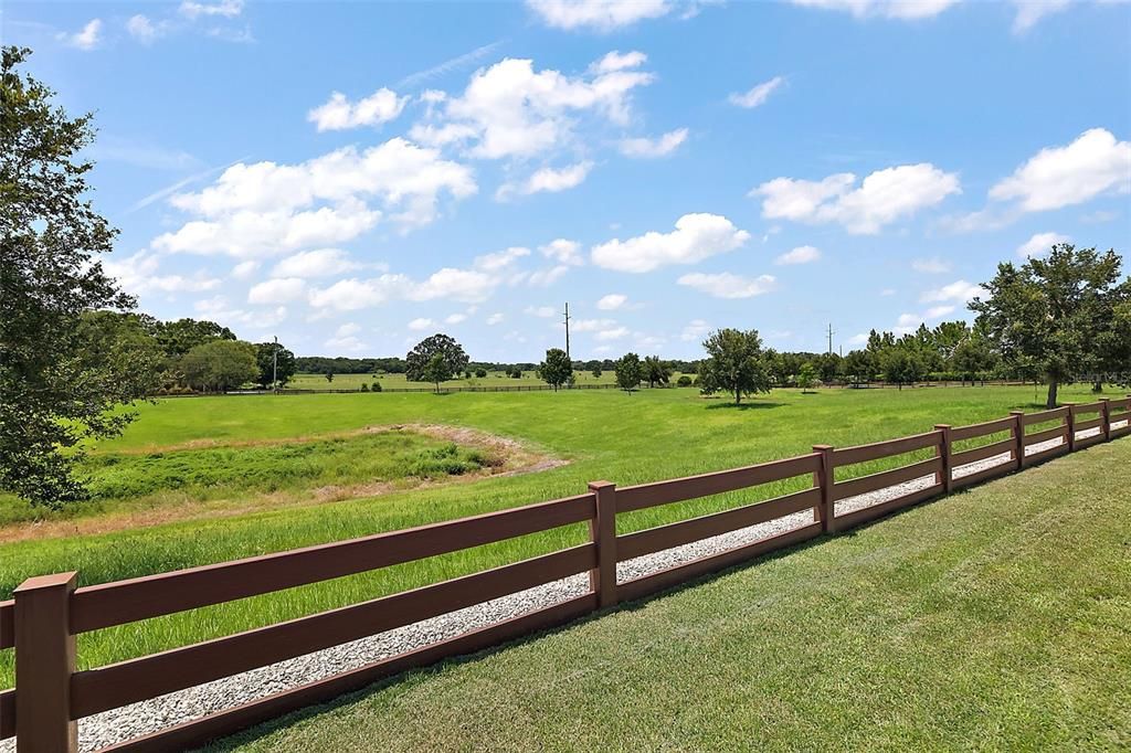 待售: $450,000 (4 贝兹, 2 浴室, 2003 平方英尺)