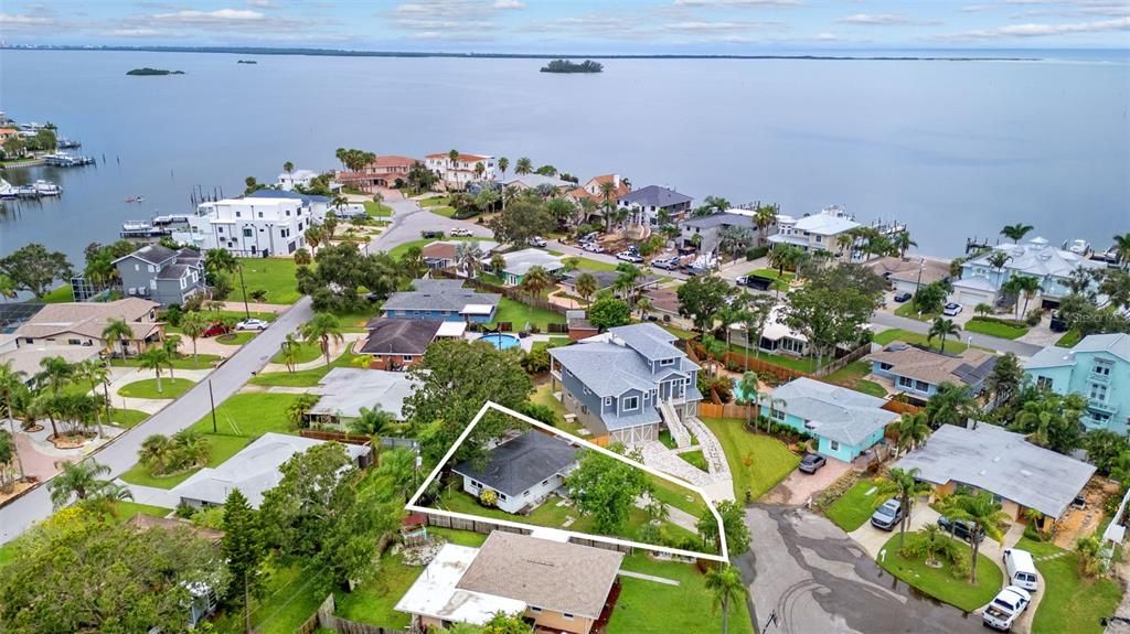 For Sale: $409,900 (2 beds, 1 baths, 1117 Square Feet)