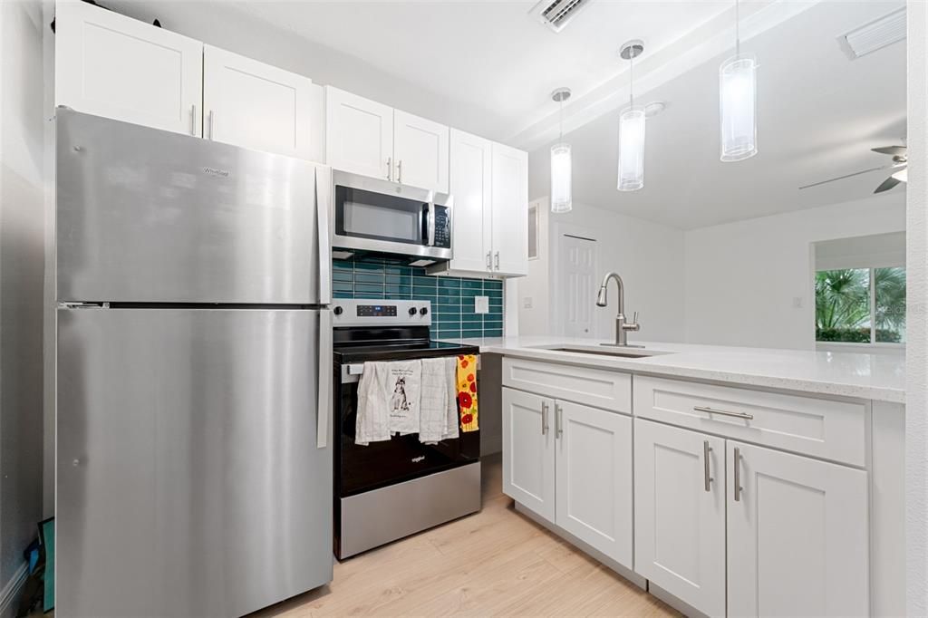 For Sale: $409,900 (2 beds, 1 baths, 1117 Square Feet)