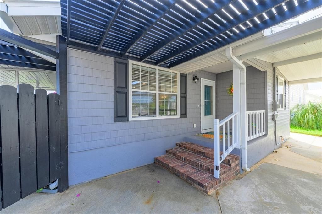 For Sale: $525,000 (3 beds, 2 baths, 1968 Square Feet)