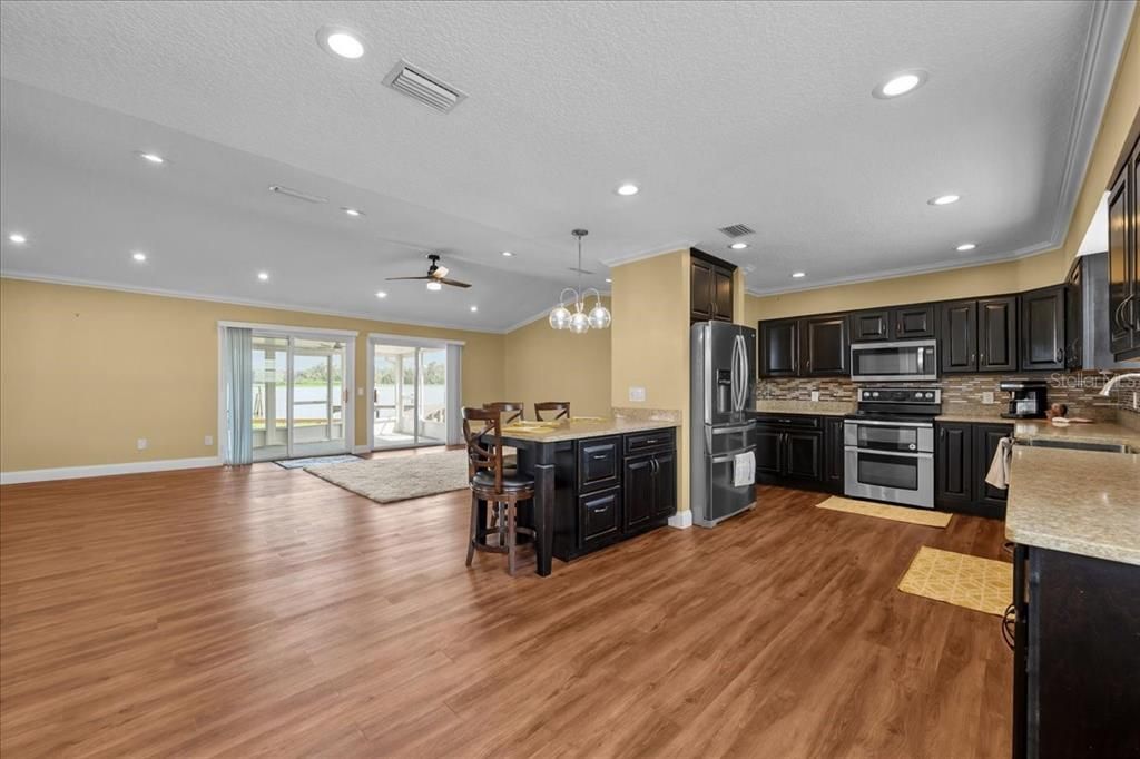 For Sale: $525,000 (3 beds, 2 baths, 1968 Square Feet)