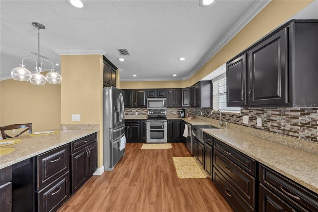 For Sale: $525,000 (3 beds, 2 baths, 1968 Square Feet)