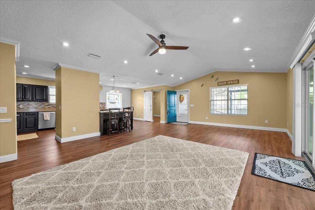 For Sale: $525,000 (3 beds, 2 baths, 1968 Square Feet)