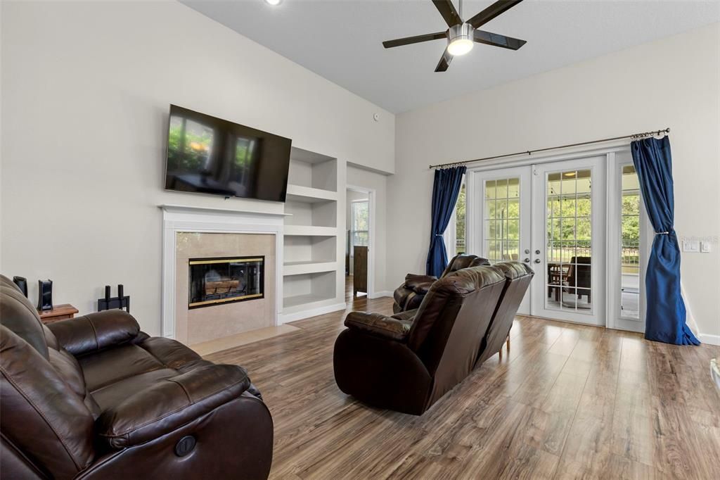 For Sale: $569,000 (3 beds, 2 baths, 2391 Square Feet)