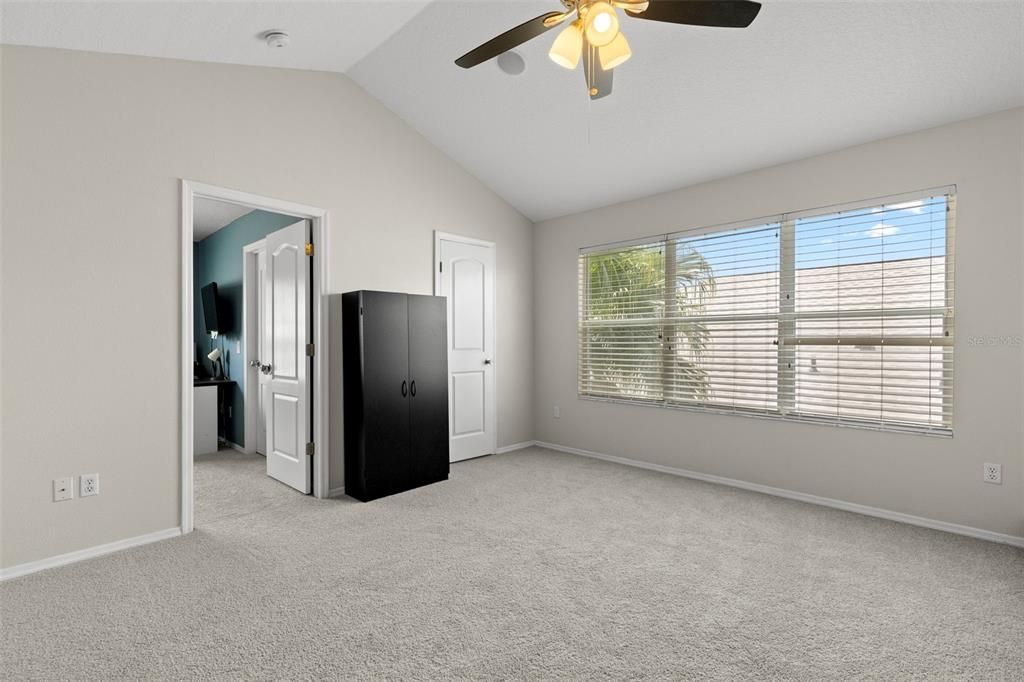 For Sale: $569,000 (3 beds, 2 baths, 2391 Square Feet)