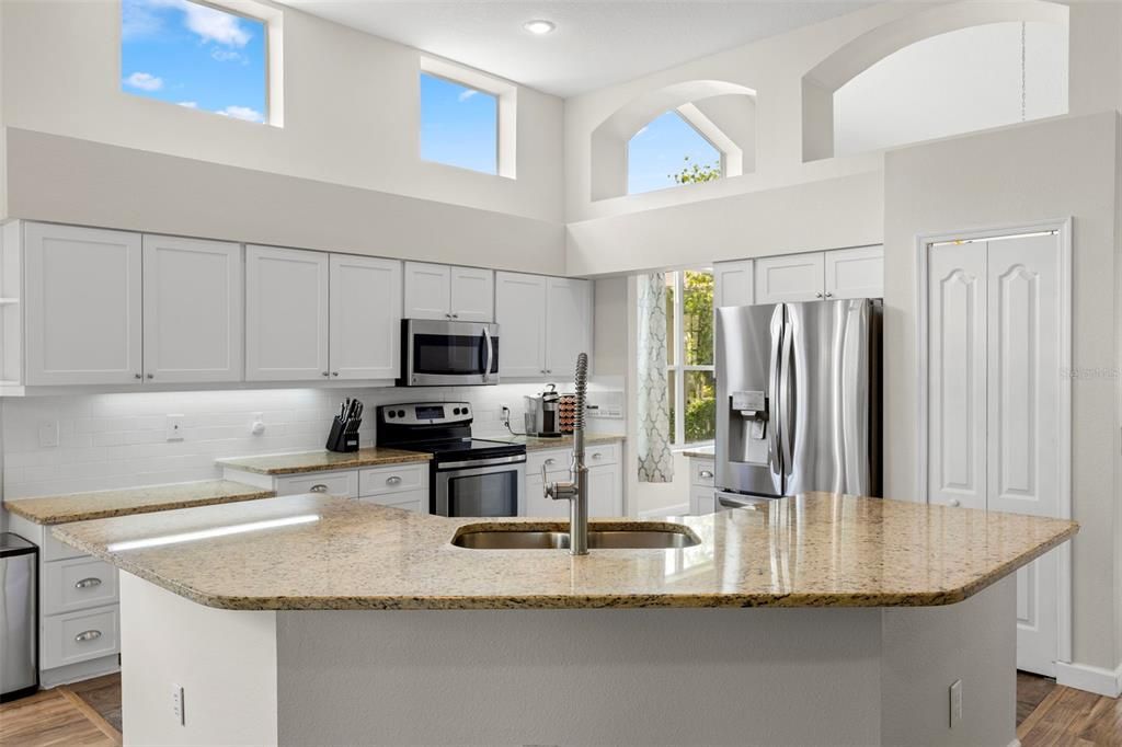 For Sale: $569,000 (3 beds, 2 baths, 2391 Square Feet)