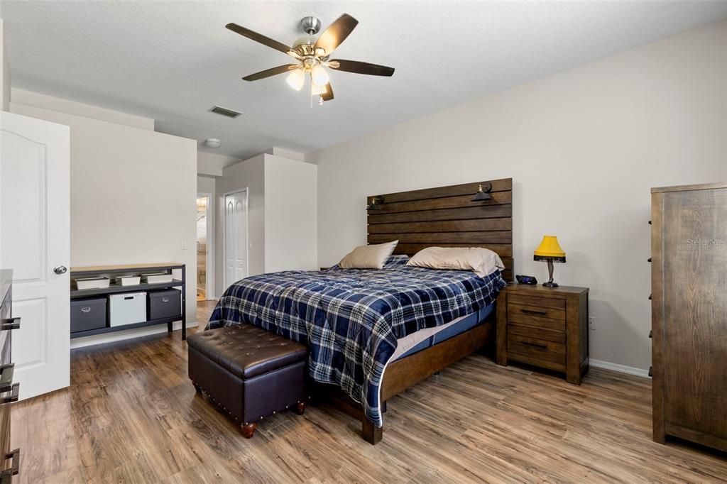 For Sale: $569,000 (3 beds, 2 baths, 2391 Square Feet)