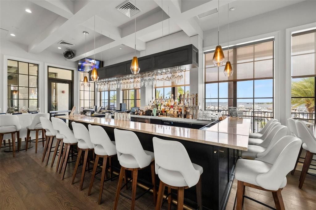 合同活跃: $1,854,900 (3 贝兹, 3 浴室, 2982 平方英尺)