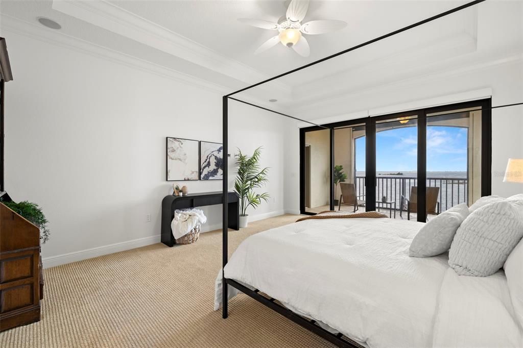 合同活跃: $1,854,900 (3 贝兹, 3 浴室, 2982 平方英尺)