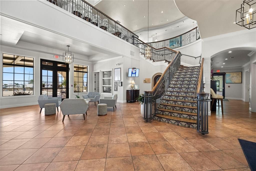 合同活跃: $1,854,900 (3 贝兹, 3 浴室, 2982 平方英尺)