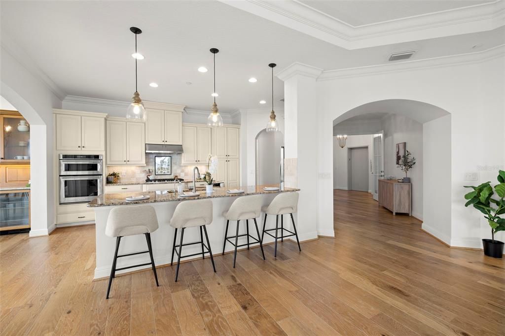 合同活跃: $1,854,900 (3 贝兹, 3 浴室, 2982 平方英尺)