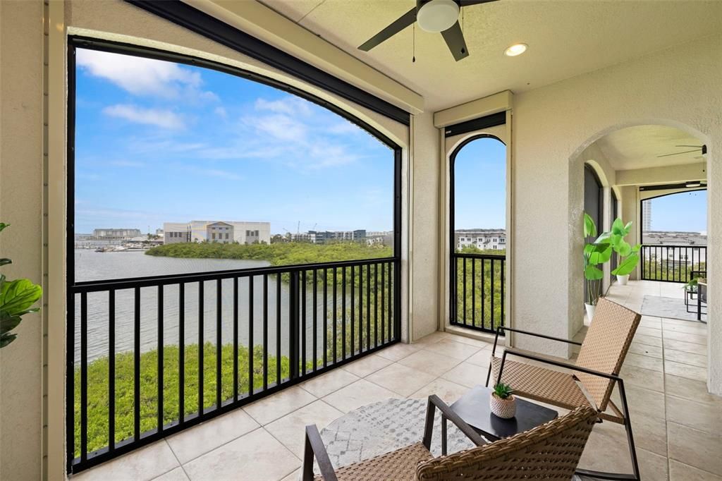 合同活跃: $1,854,900 (3 贝兹, 3 浴室, 2982 平方英尺)