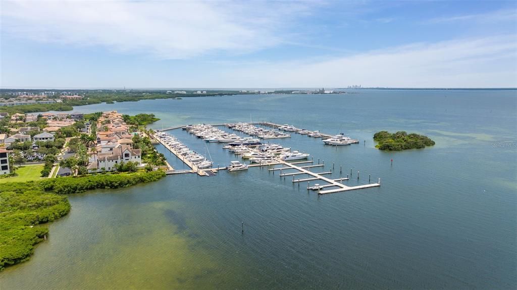 合同活跃: $1,854,900 (3 贝兹, 3 浴室, 2982 平方英尺)