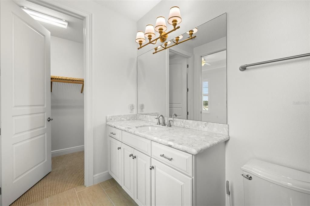 合同活跃: $1,854,900 (3 贝兹, 3 浴室, 2982 平方英尺)