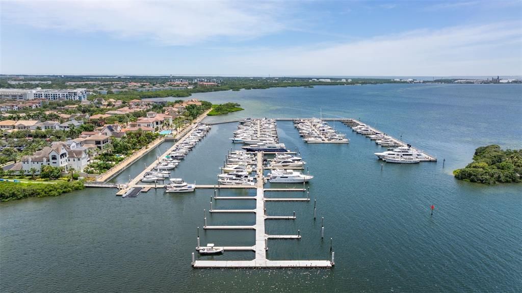 合同活跃: $1,854,900 (3 贝兹, 3 浴室, 2982 平方英尺)