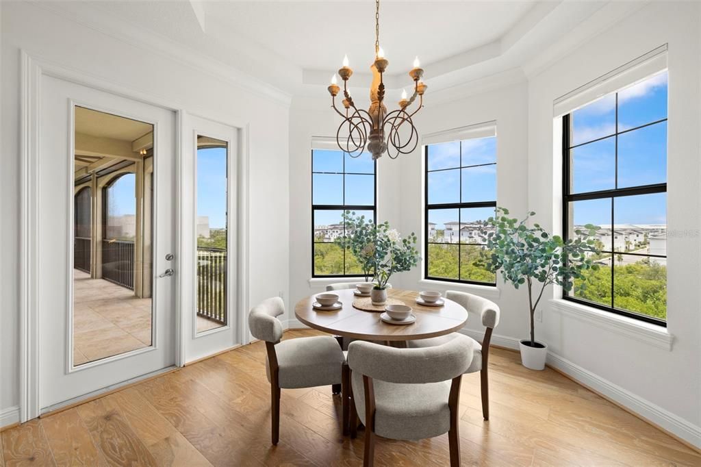 合同活跃: $1,854,900 (3 贝兹, 3 浴室, 2982 平方英尺)