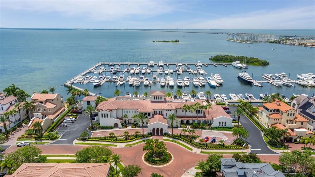 合同活跃: $1,854,900 (3 贝兹, 3 浴室, 2982 平方英尺)