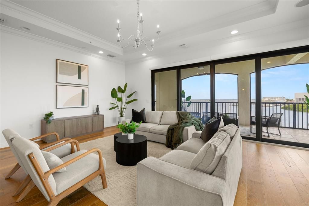 合同活跃: $1,854,900 (3 贝兹, 3 浴室, 2982 平方英尺)