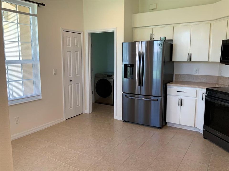 For Sale: $299,900 (3 beds, 2 baths, 1477 Square Feet)