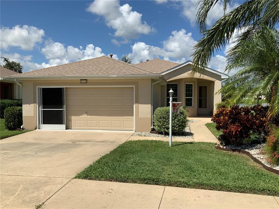 For Sale: $299,900 (3 beds, 2 baths, 1477 Square Feet)