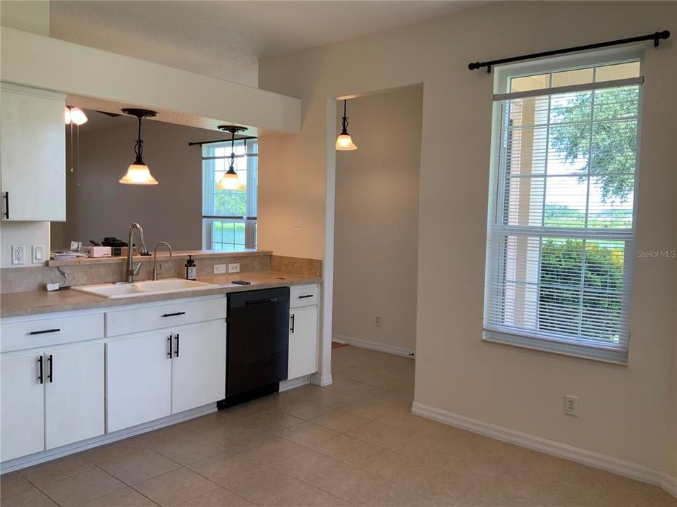 For Sale: $299,900 (3 beds, 2 baths, 1477 Square Feet)