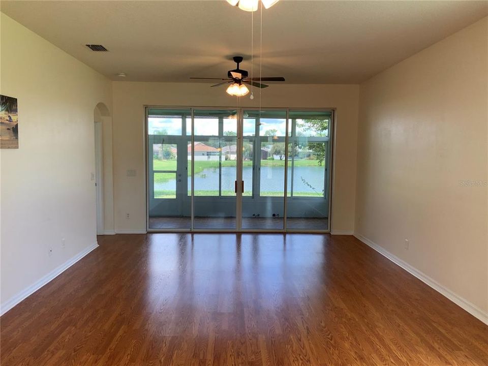 For Sale: $299,900 (3 beds, 2 baths, 1477 Square Feet)