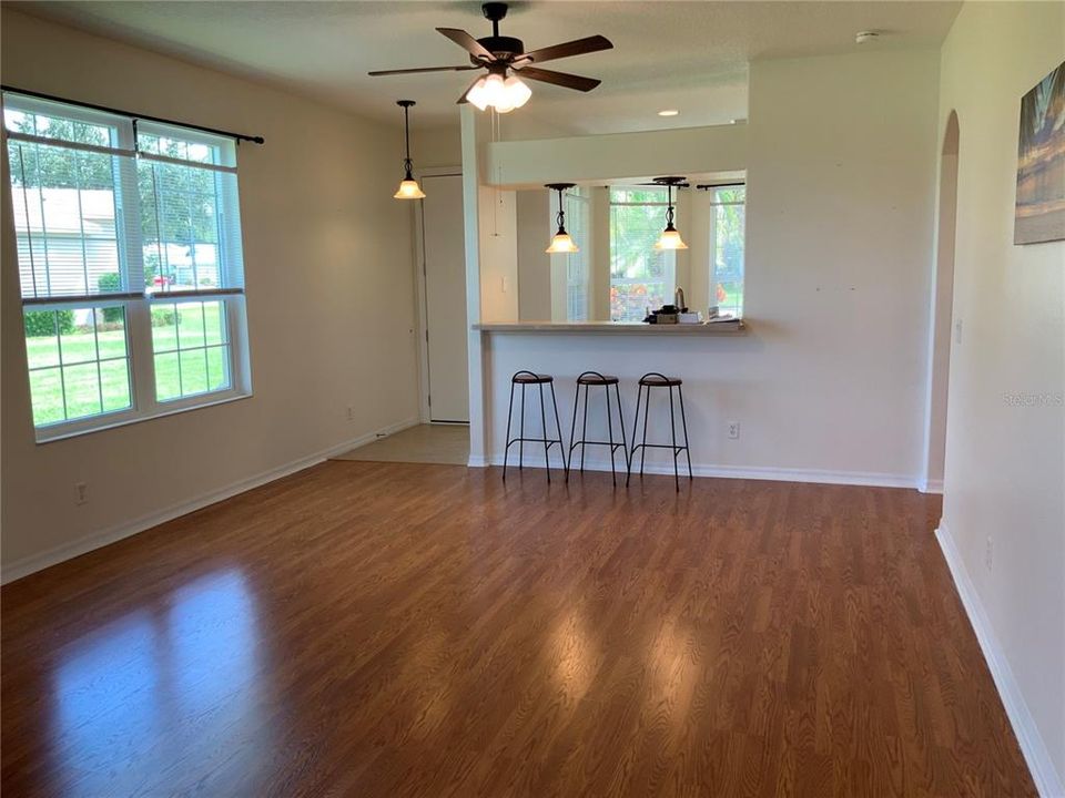 For Sale: $299,900 (3 beds, 2 baths, 1477 Square Feet)