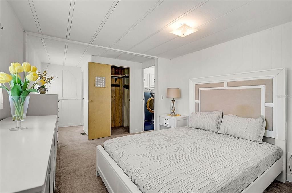 For Sale: $149,000 (2 beds, 2 baths, 1113 Square Feet)