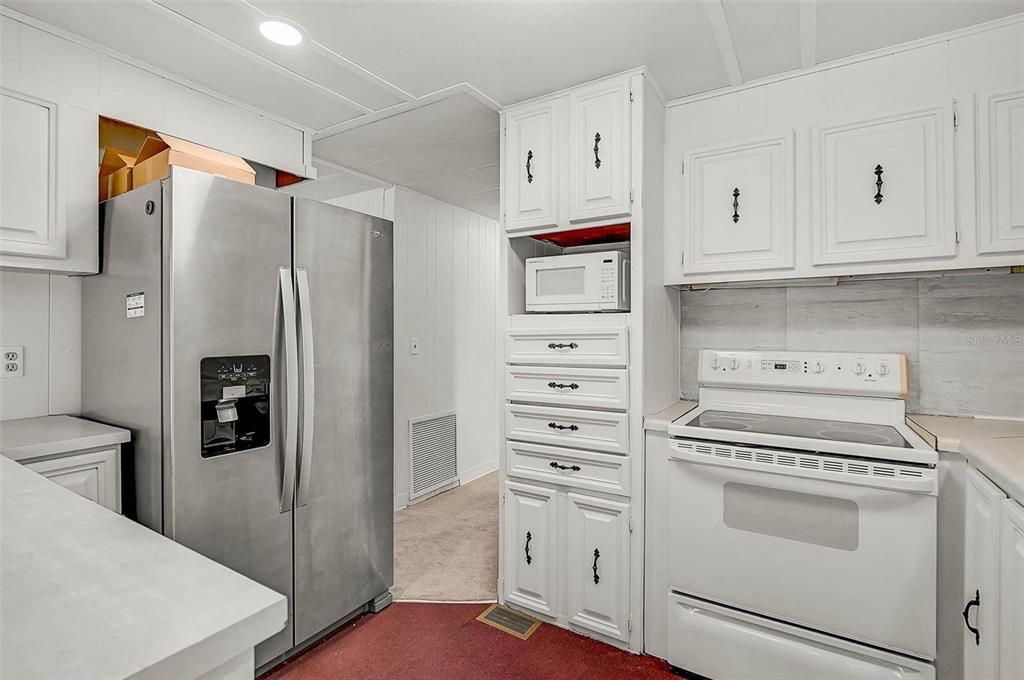 For Sale: $149,000 (2 beds, 2 baths, 1113 Square Feet)