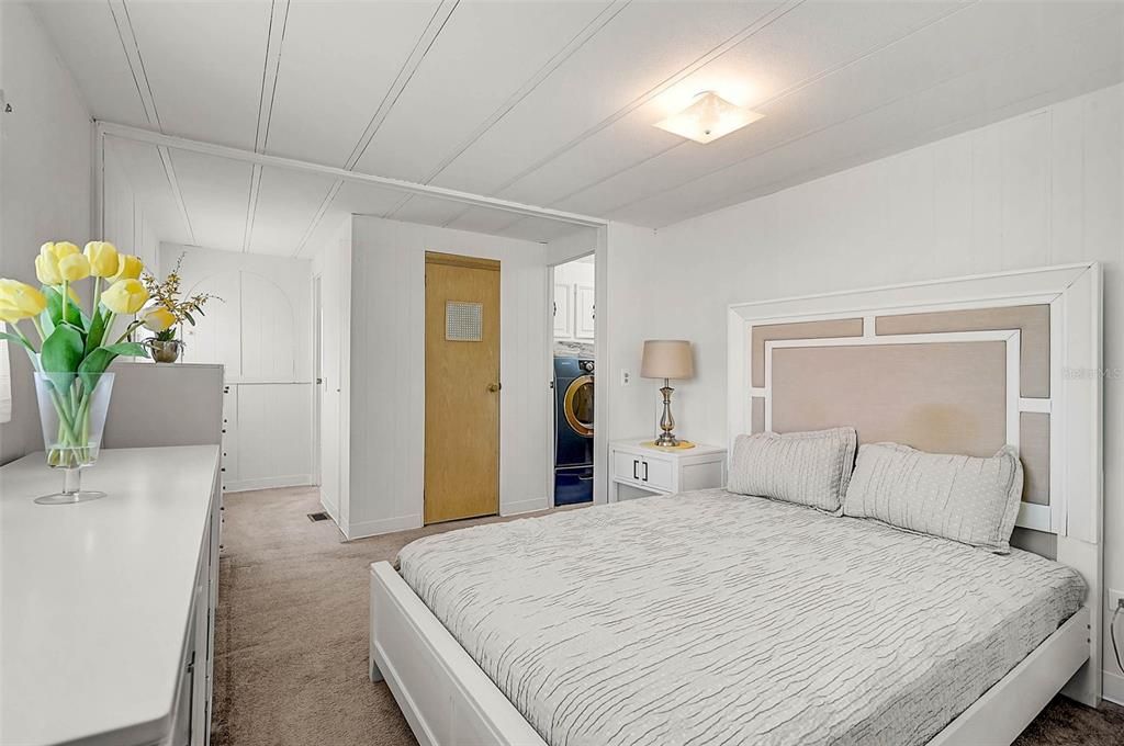 For Sale: $149,000 (2 beds, 2 baths, 1113 Square Feet)