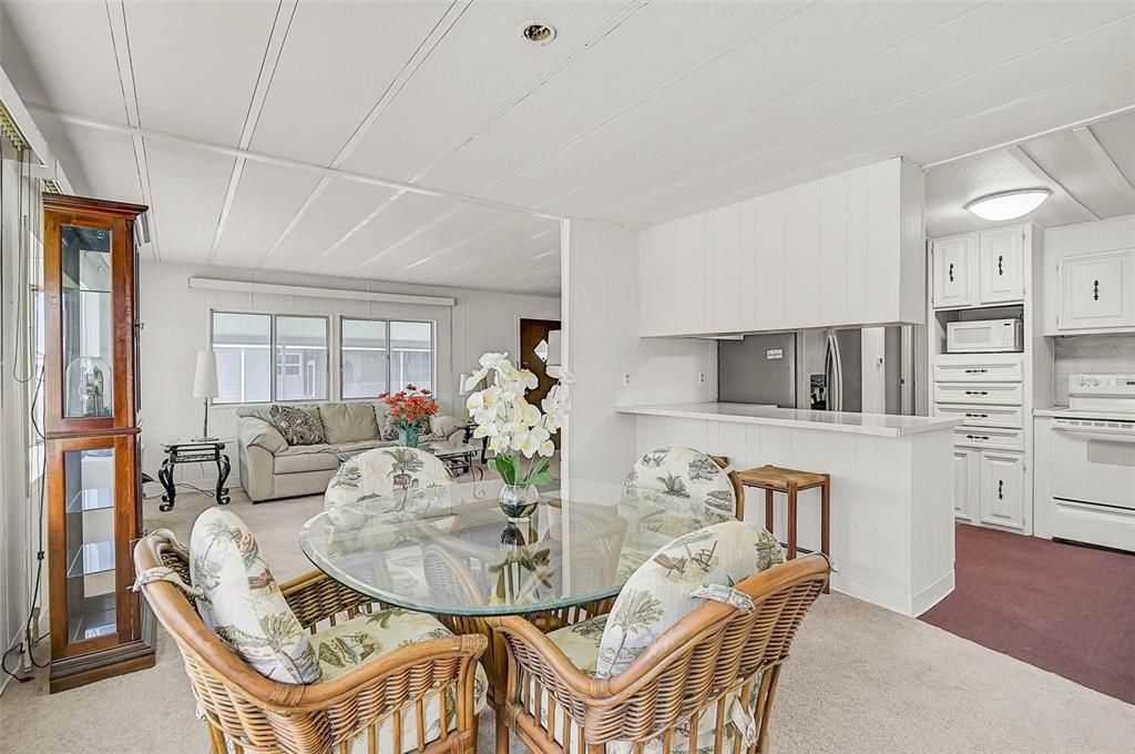 For Sale: $149,000 (2 beds, 2 baths, 1113 Square Feet)