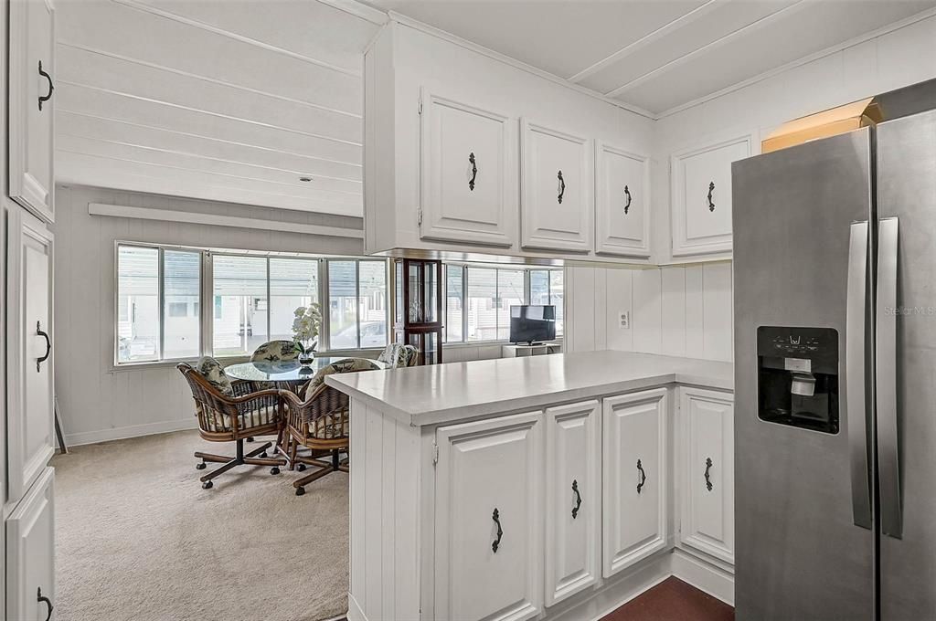 For Sale: $149,000 (2 beds, 2 baths, 1113 Square Feet)