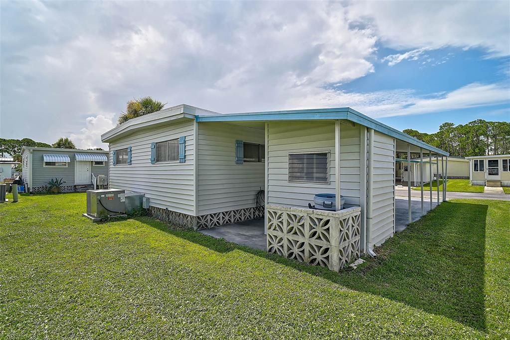 For Sale: $149,000 (2 beds, 2 baths, 1113 Square Feet)