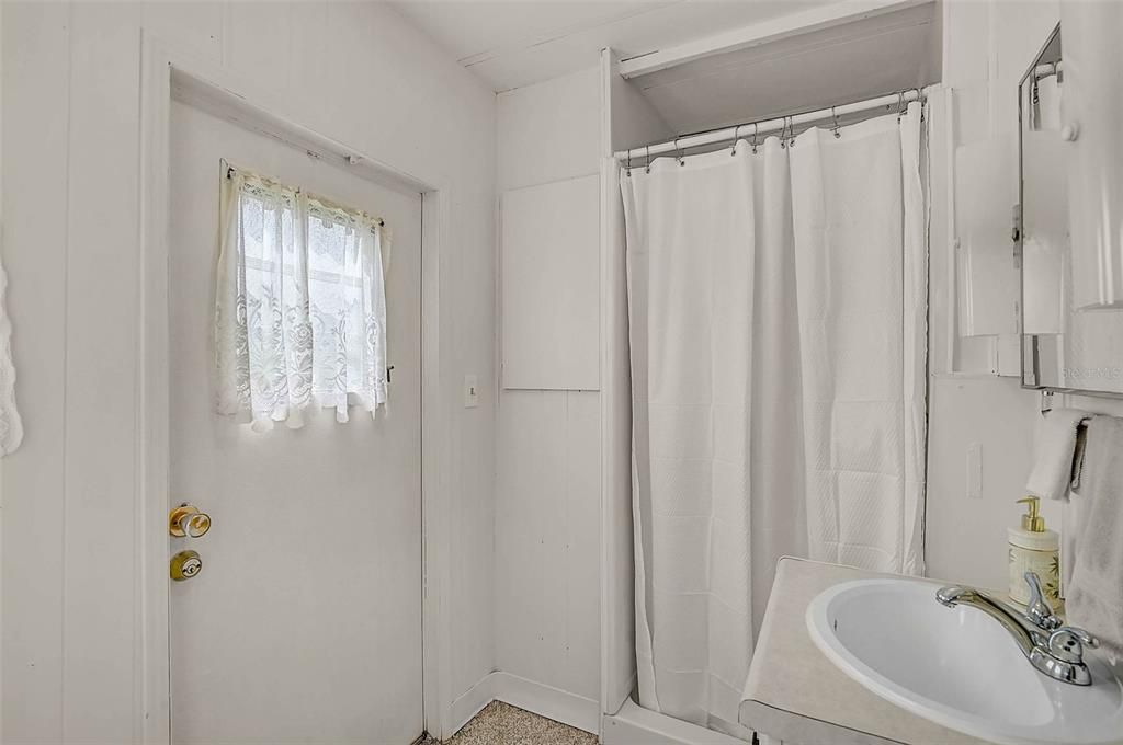 For Sale: $149,000 (2 beds, 2 baths, 1113 Square Feet)