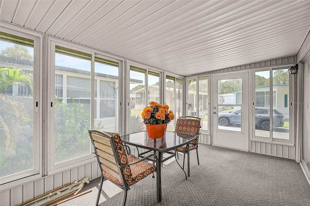 For Sale: $149,000 (2 beds, 2 baths, 1113 Square Feet)