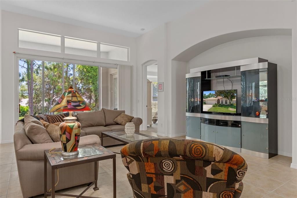 For Sale: $366,000 (3 beds, 2 baths, 1870 Square Feet)