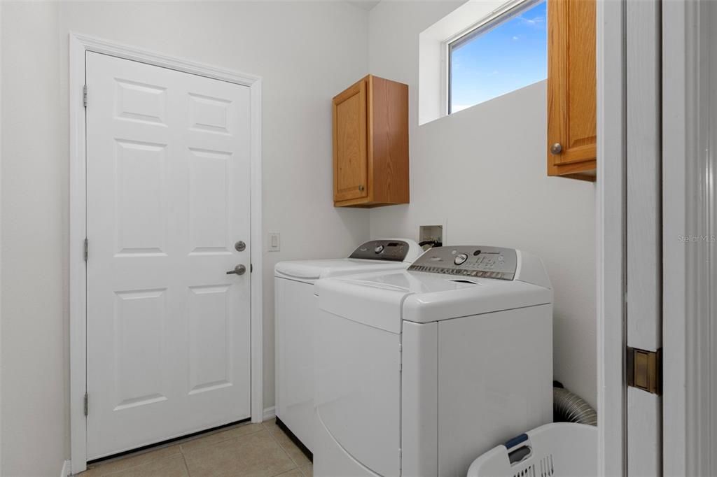 For Sale: $366,000 (3 beds, 2 baths, 1870 Square Feet)